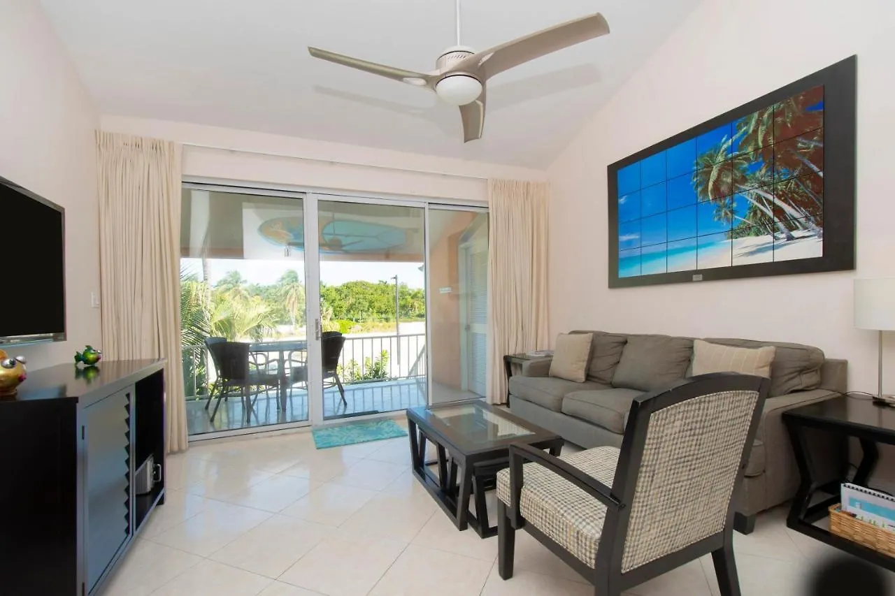 Beach Living At Island Pine Villas Blaw George Town 0*,