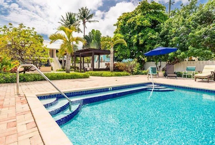 Beach Living At Island Pine Villas Blaw George Town 0*,